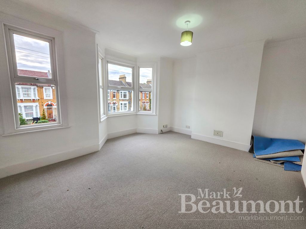 Property photo 2 of 11 20250923_173535