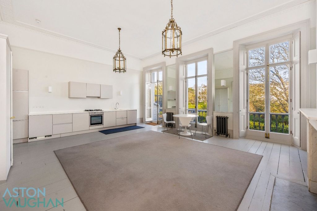 Property photo 2 of 12 4696331