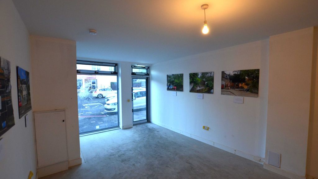 Property photo 2 of 8 Allied-Surveyors-Scotland-130A Slateford Road-Reta