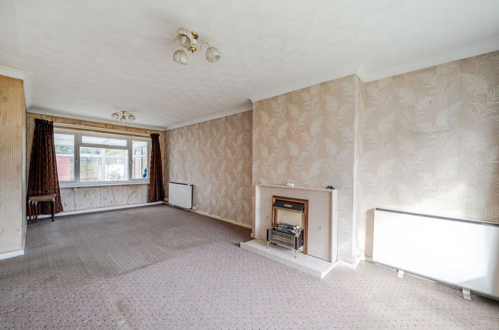 Property photo 2 of 8
