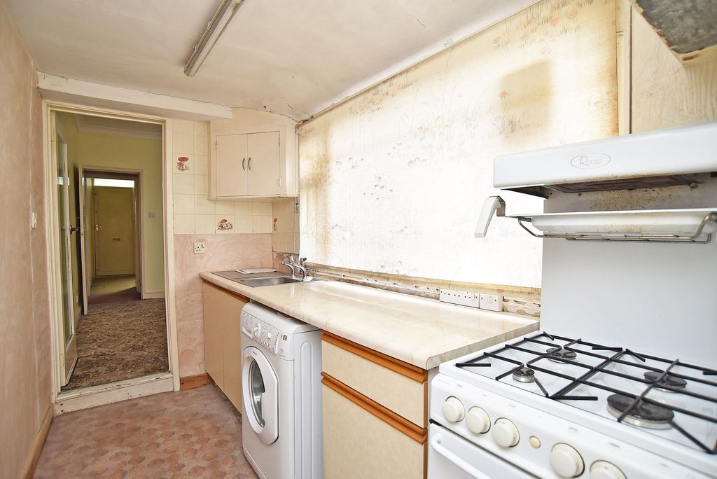 Property photo 3 of 9