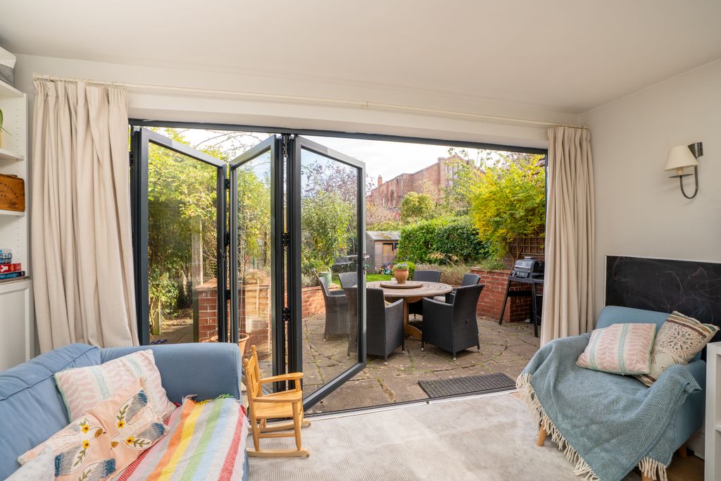 Property photo 2 of 30 Albemarleroad19