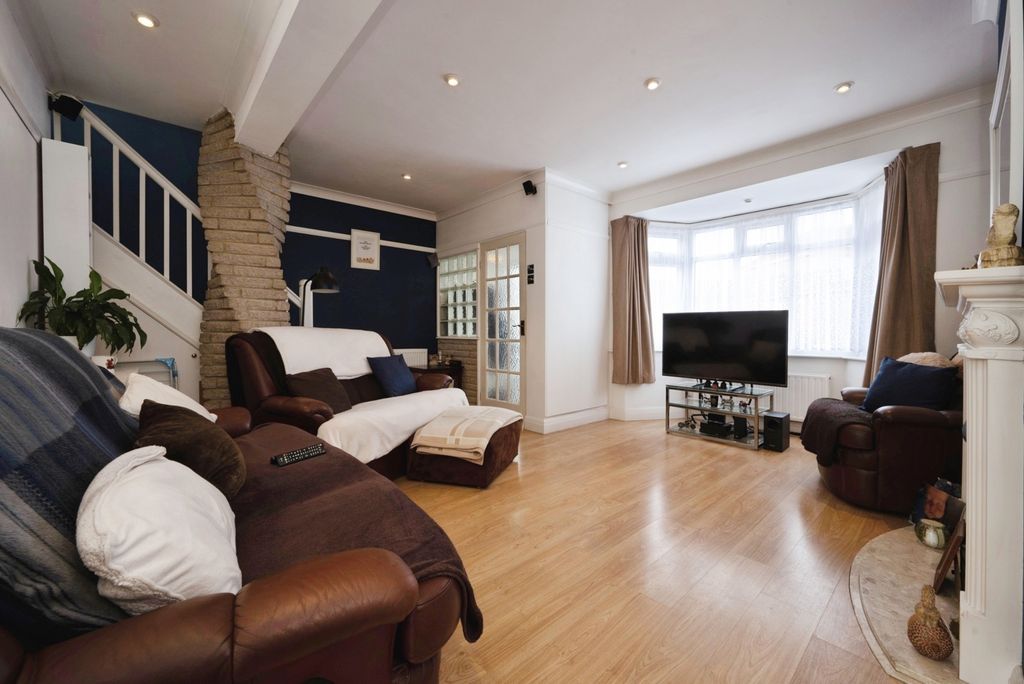 Property photo 2 of 11 Pbox-Img.Jpg