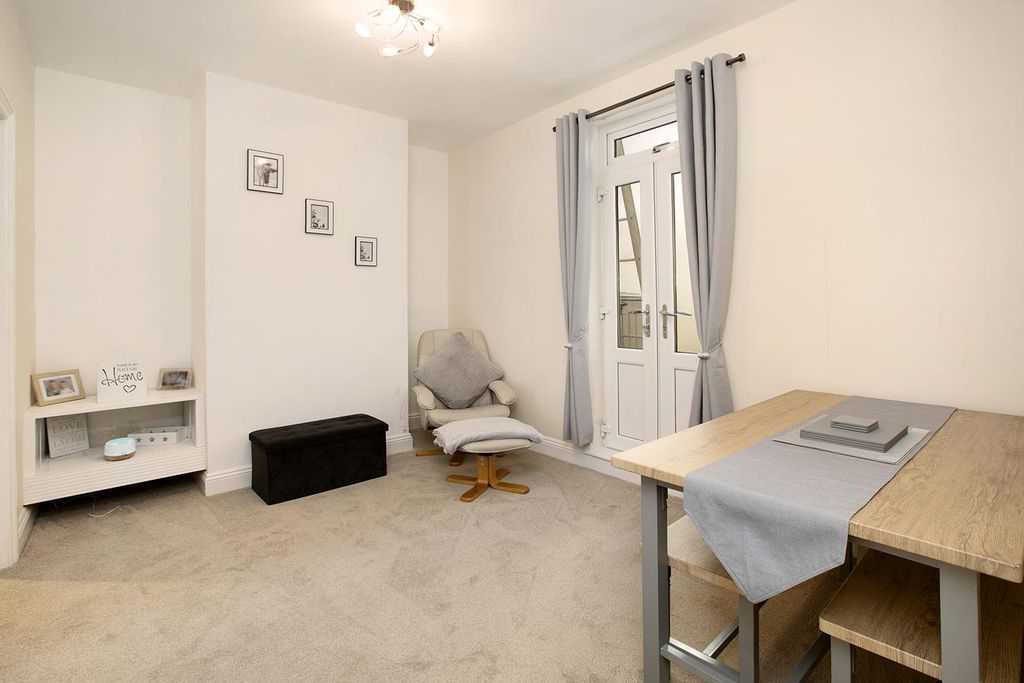 Property photo 3 of 14 Photo 10