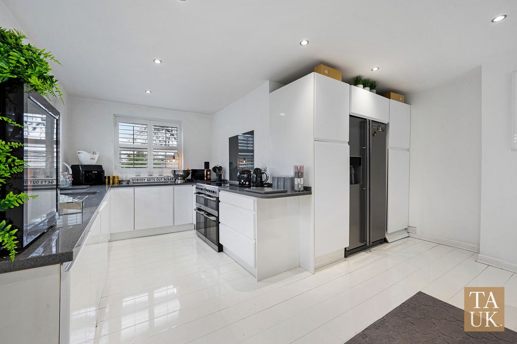 Property photo 2 of 49