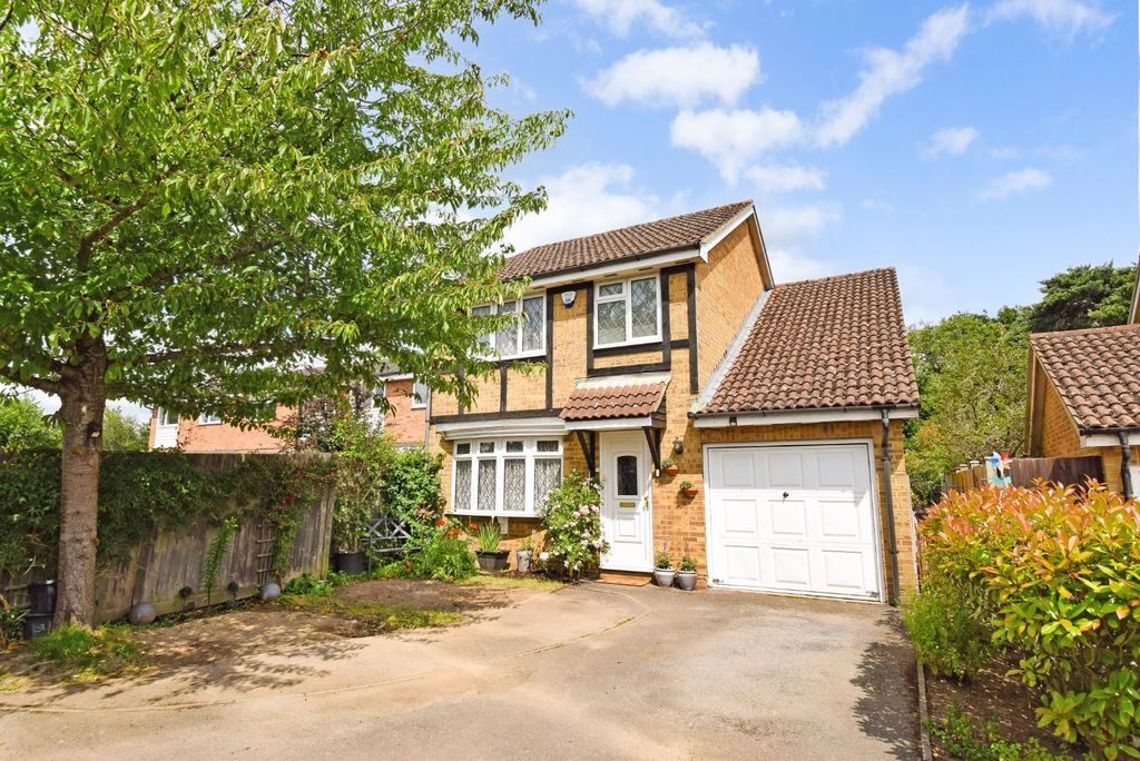 Property photo 1 of 17 External