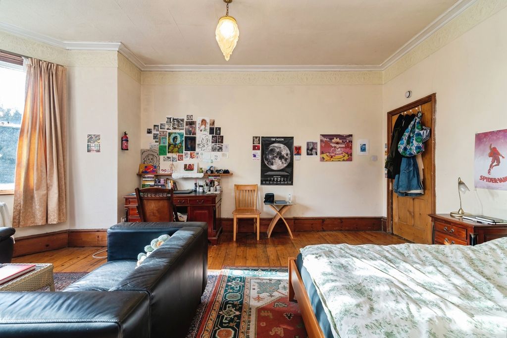 Property photo 3 of 16 Pbox-Img.Jpg