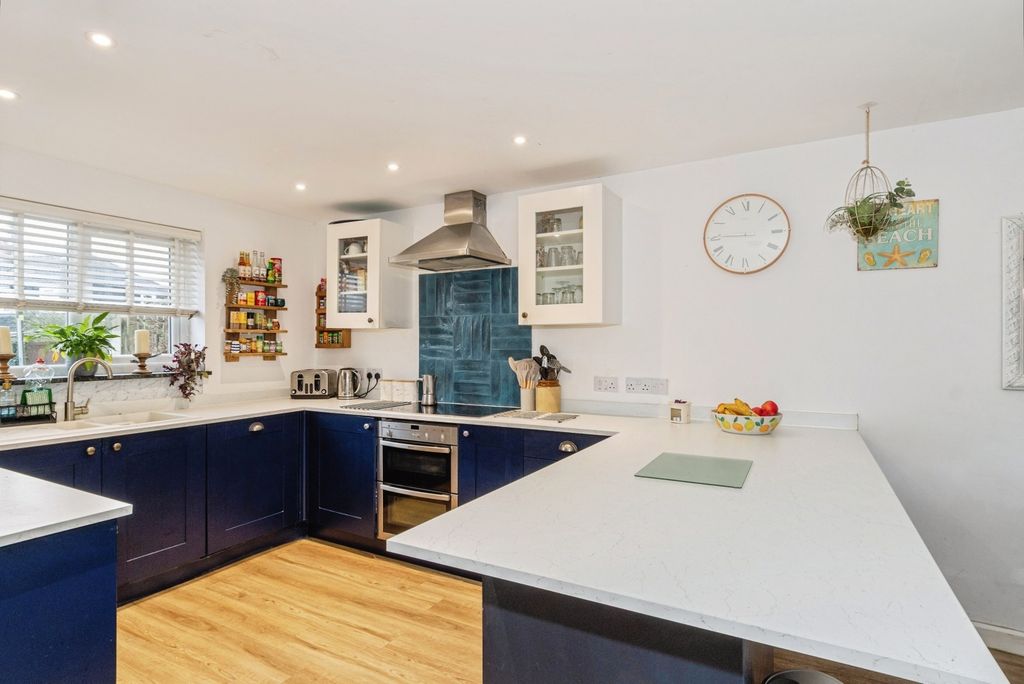 Property photo 2 of 24 Pbox-Img.Jpg