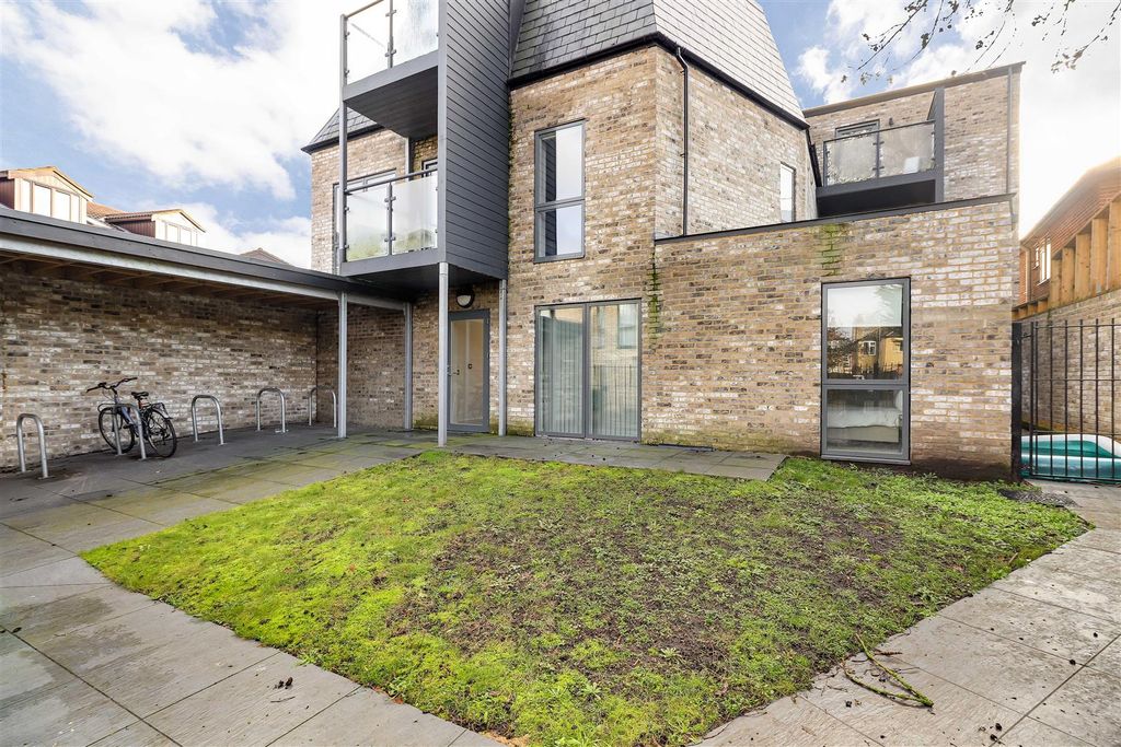 Additional image 13 of 1 bed flat for saleAttewater House, Water Street CB4