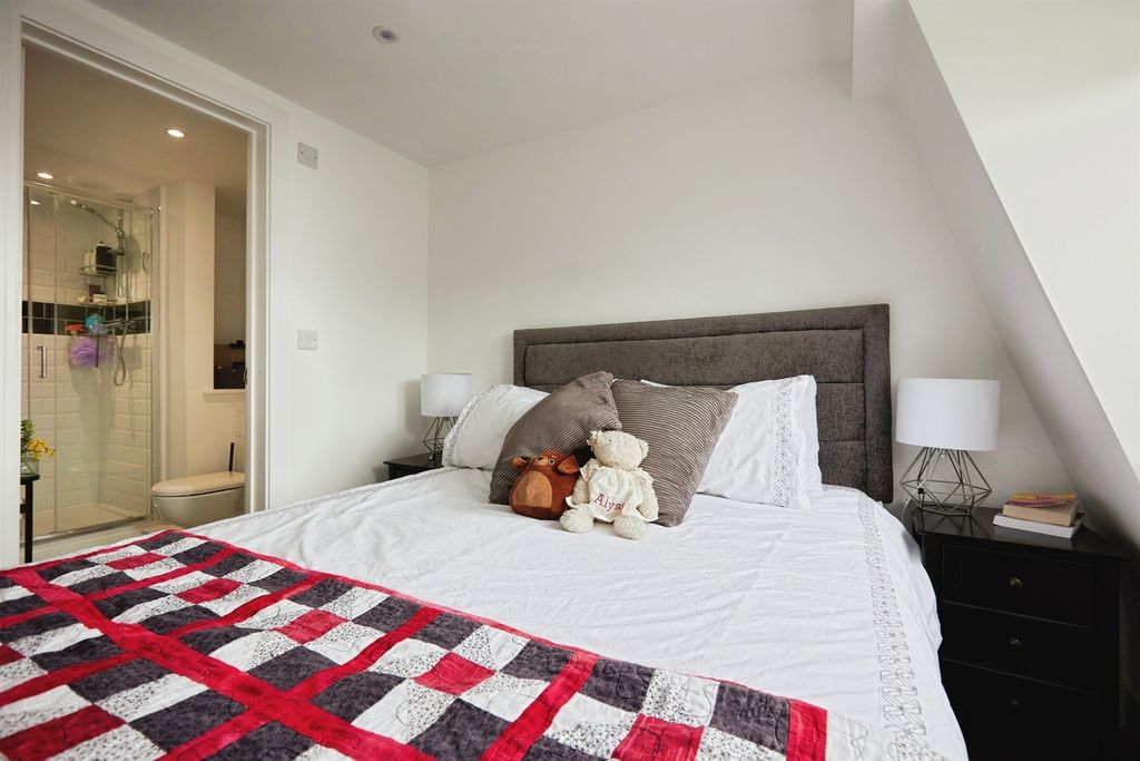Additional image 9 of 2 bed flat for saleOakfield Street, Blandford Forum DT11