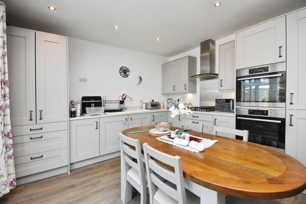 Property photo 2 of 15 Pbox-Img.Jpg