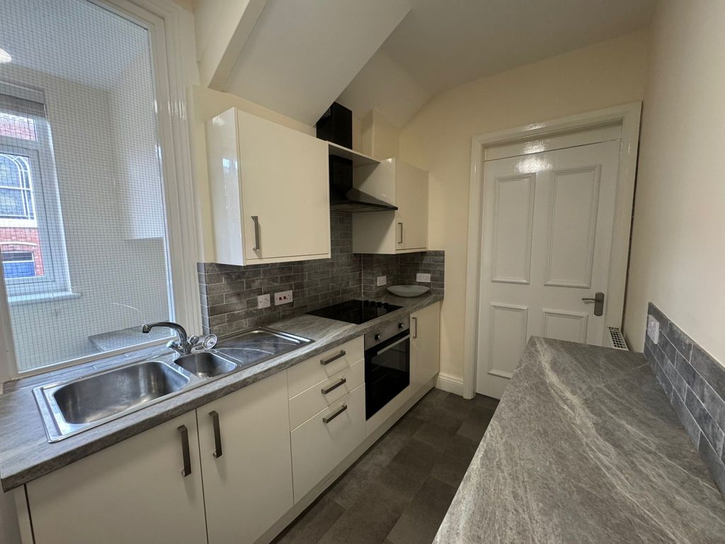 Property photo 2 of 16 Kitchen