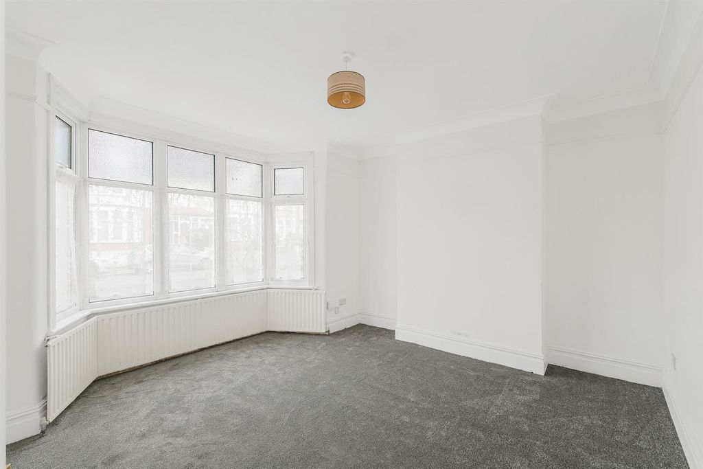 Property photo 2 of 20 85 Cowley Road-2.Jpg