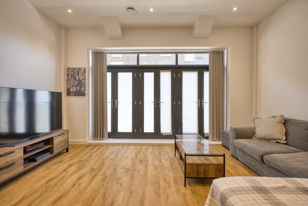 Property photo 2 of 12 Picture 2