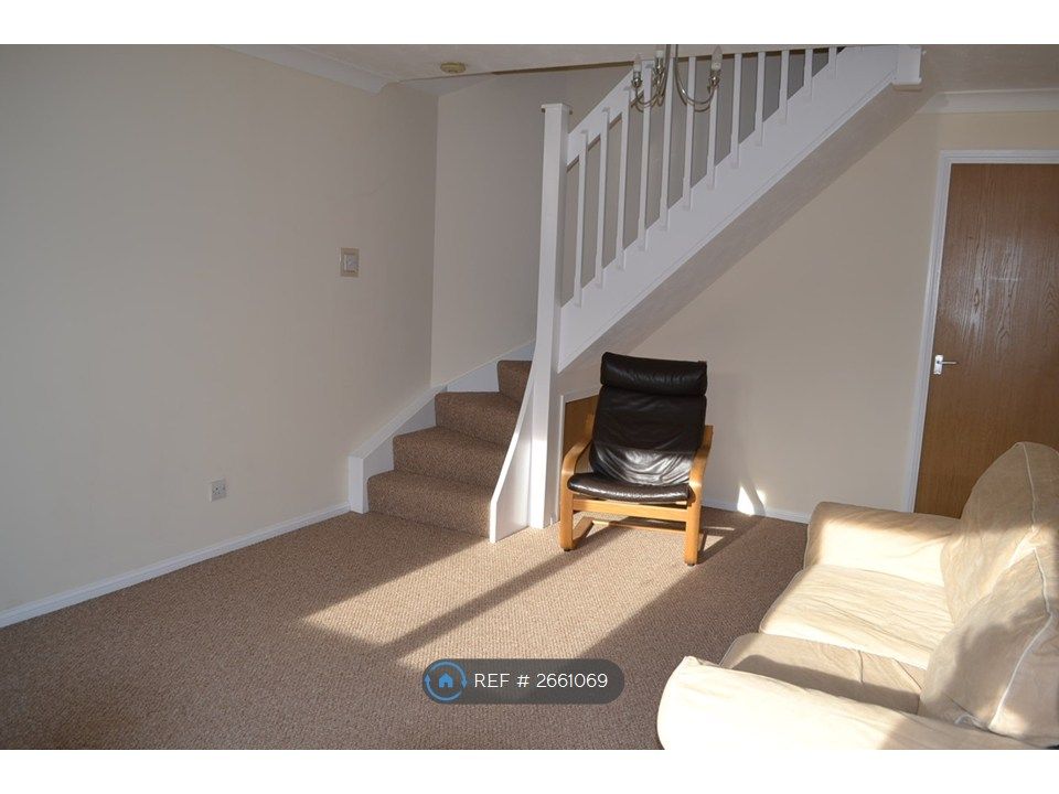 Property photo 2 of 10 Lounge 1