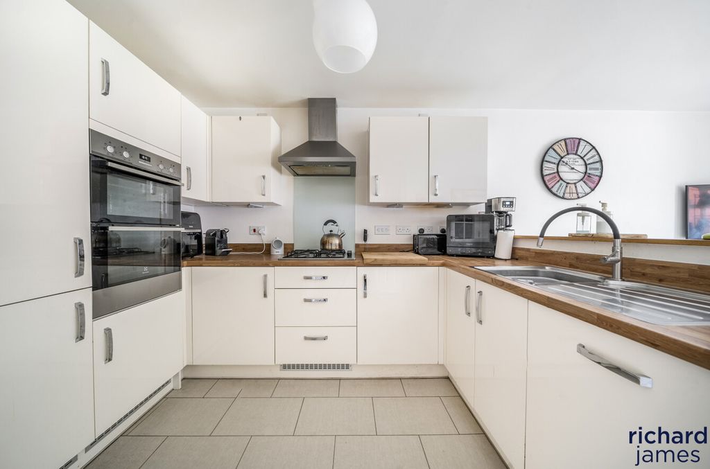 Property photo 2 of 10 2Dacc2Dd40314Ad4Aee41c340Fc10Bd8