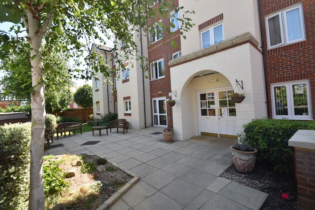 Property photo 1 of 9