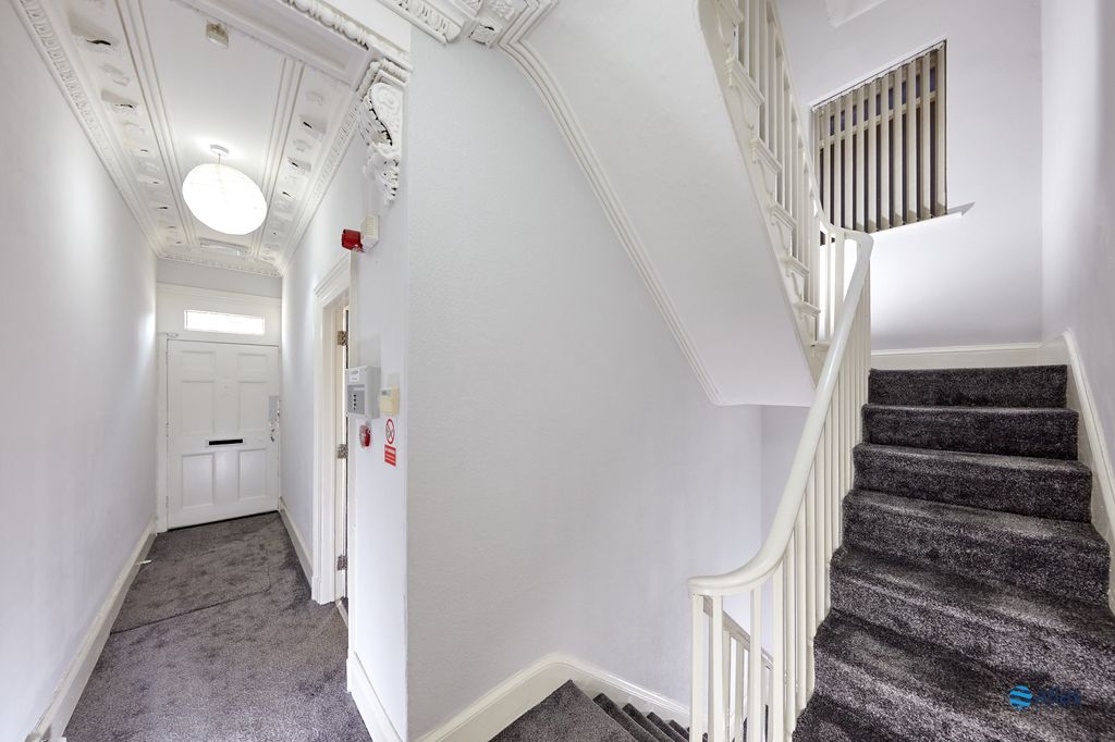 Property photo 2 of 23 Entrance Hallway