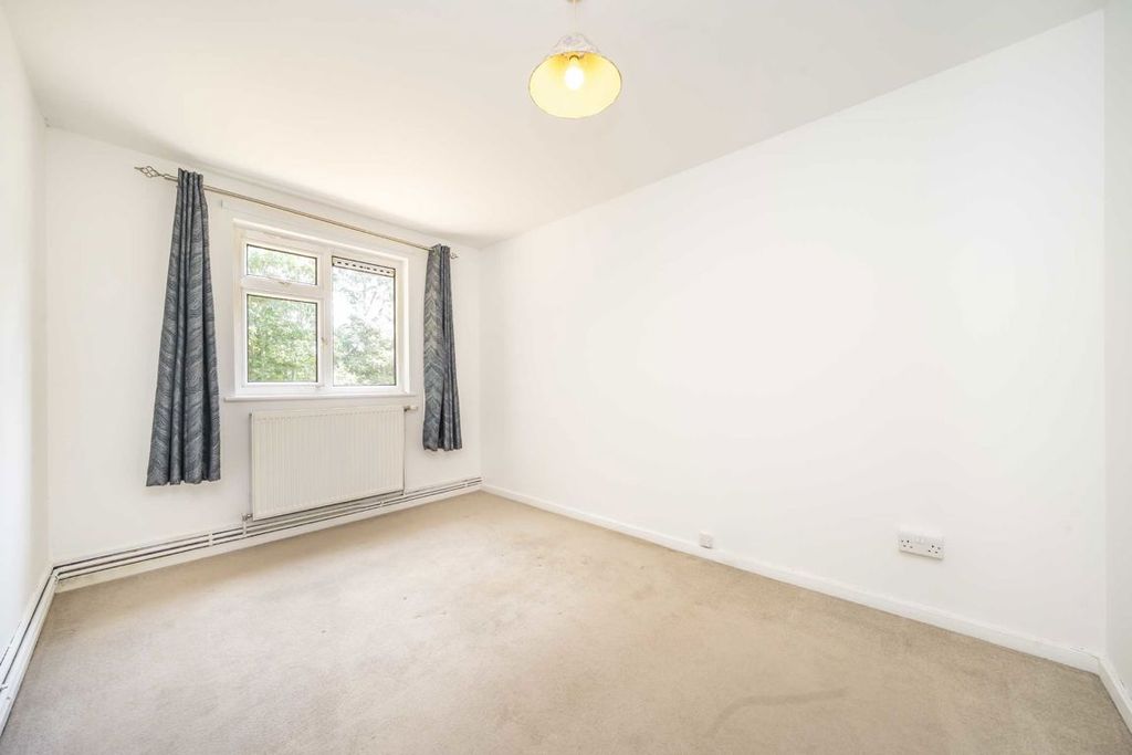 Property photo 3 of 4