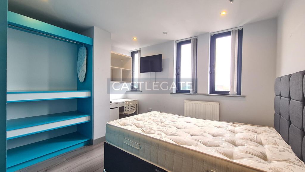 Property photo 1 of 11 Room 96, The Works At Standard House (2)
