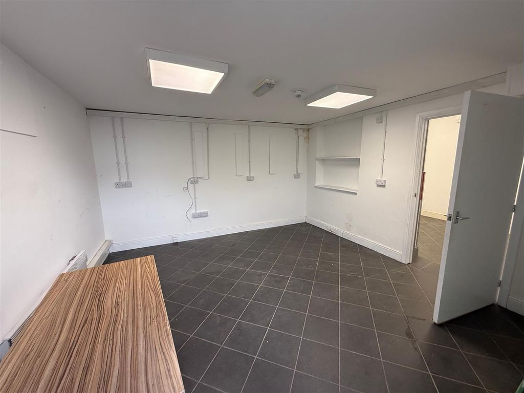 Property photo 2 of 10 149A West Bay Road-1.Jpg