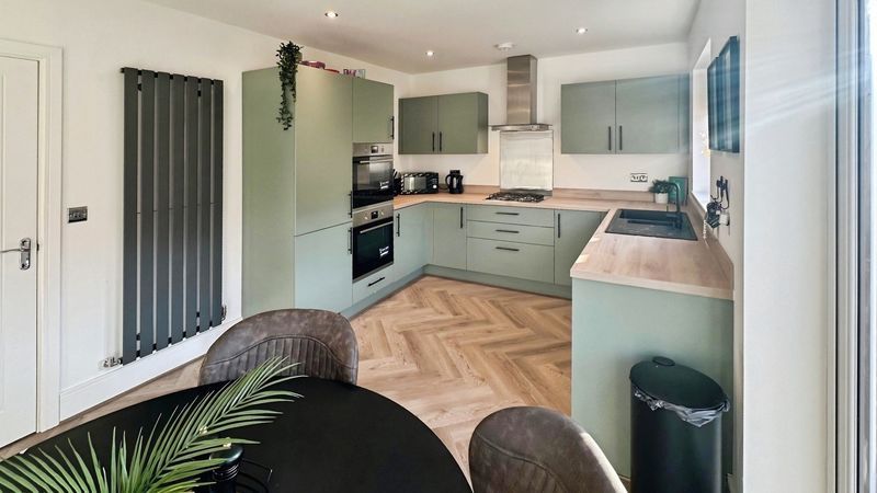 Property photo 3 of 16 Photo 6