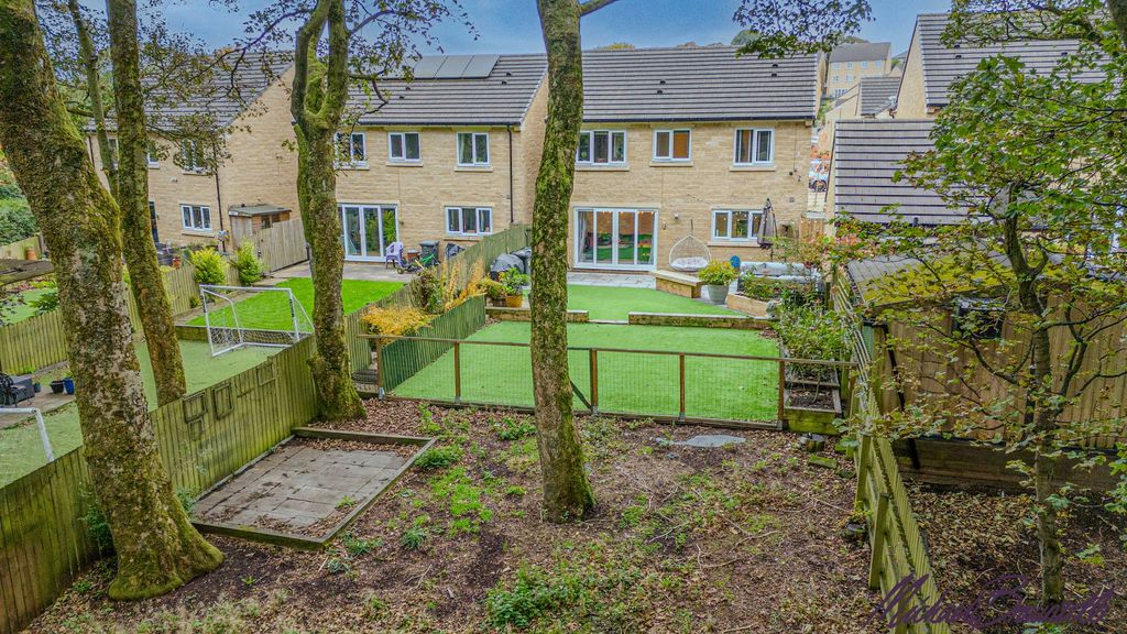 Property photo 1 of 28