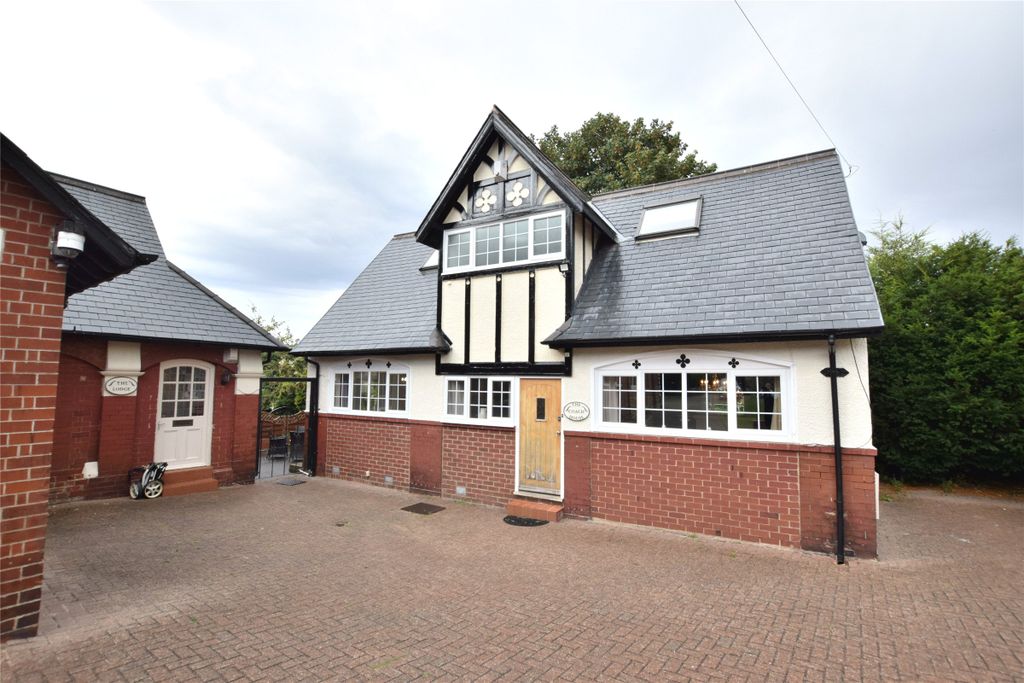 Property photo 1 of 11 External
