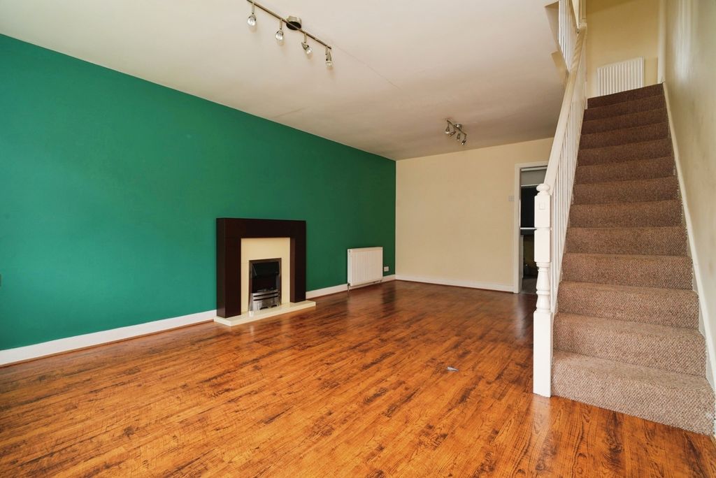Property photo 3 of 16 2