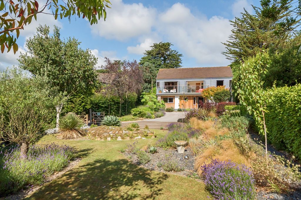 Property photo 1 of 36