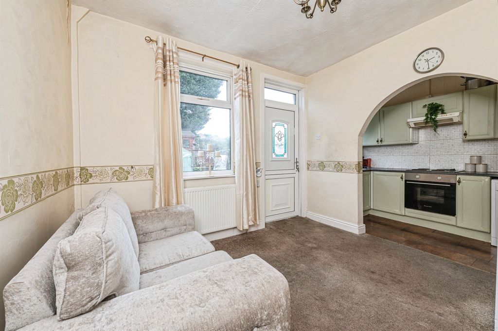 Property photo 3 of 19