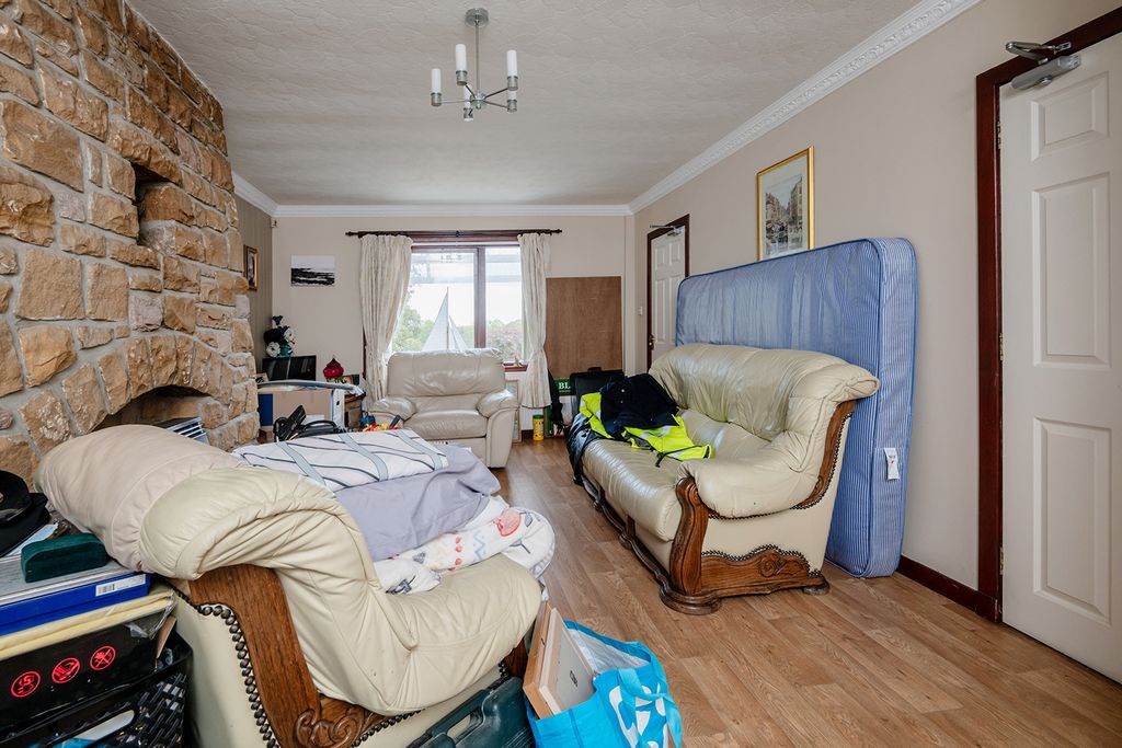 Property photo 3 of 30