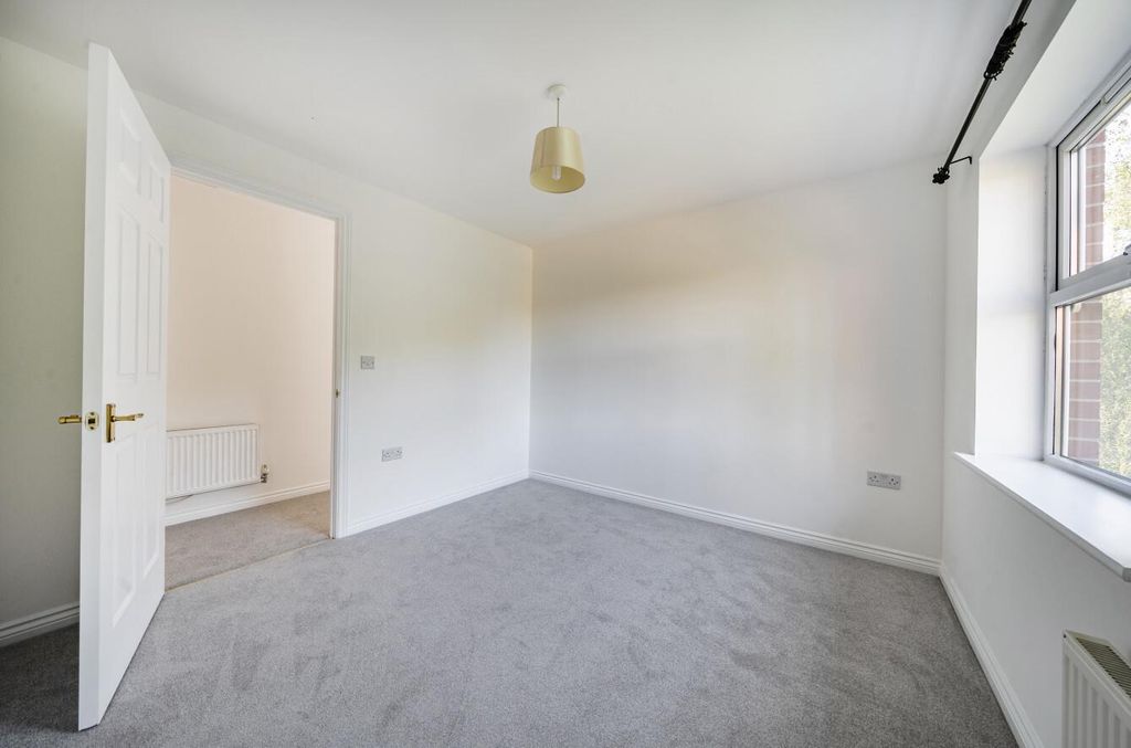 Additional image 8 of 3 bed flat for salePopham Close, Tiverton, Devon EX16