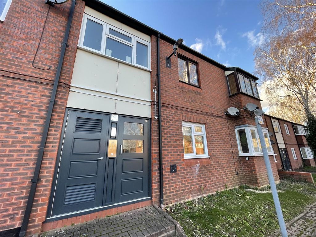 Property photo 1 of 5 Front Of Block