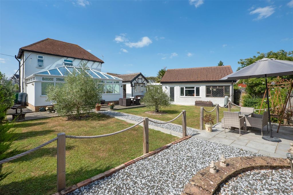 Property photo 2 of 21 St. Swithins Road, Tankerton, Whitstable