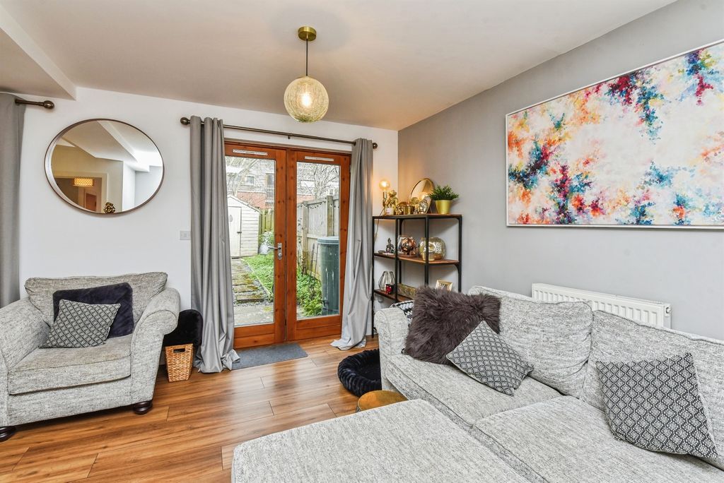 Property photo 2 of 18