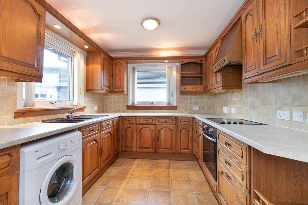 Property photo 2 of 25 Kitchen