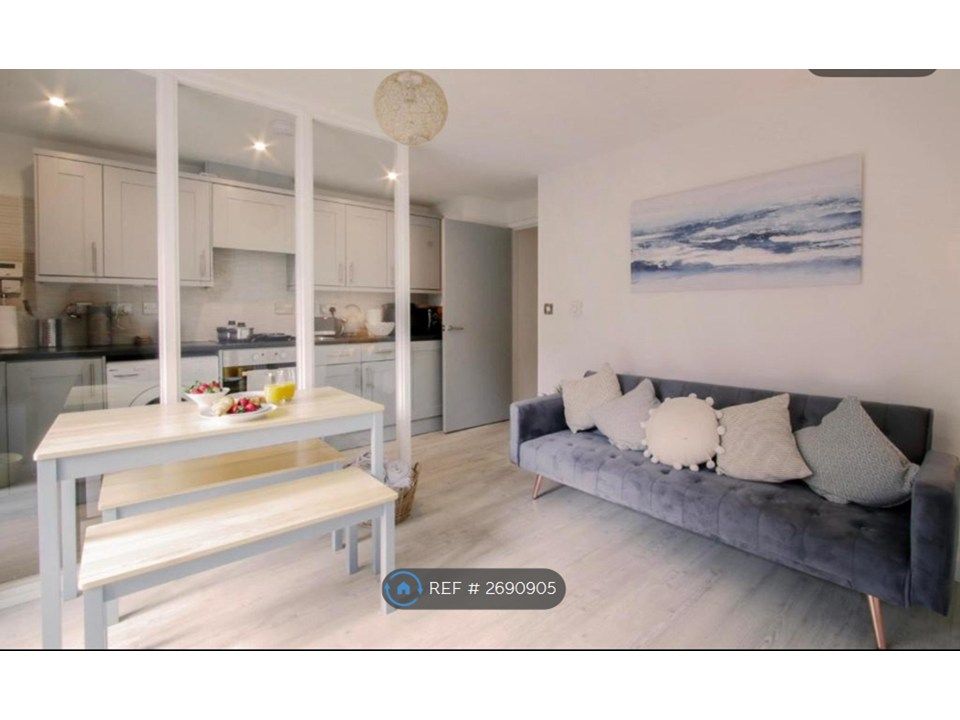 Property photo 2 of 5 Living Room