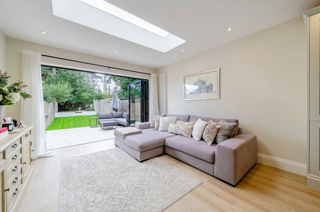 Property photo 3 of 19 1511099-15-6A91Af...
