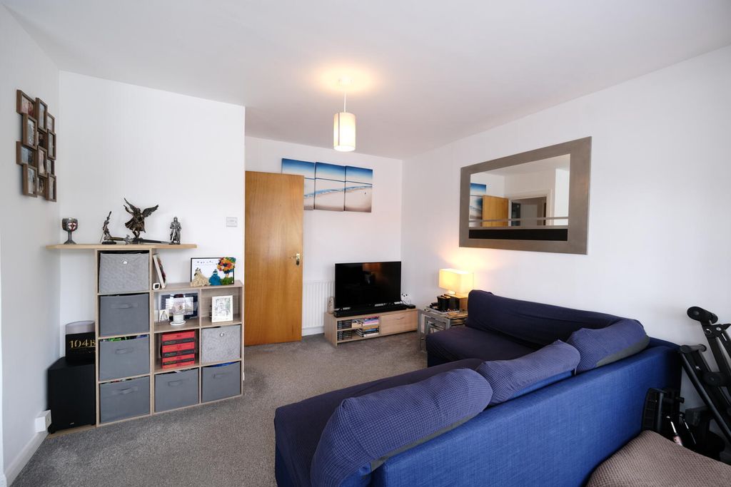 Property photo 3 of 25 Bedroom