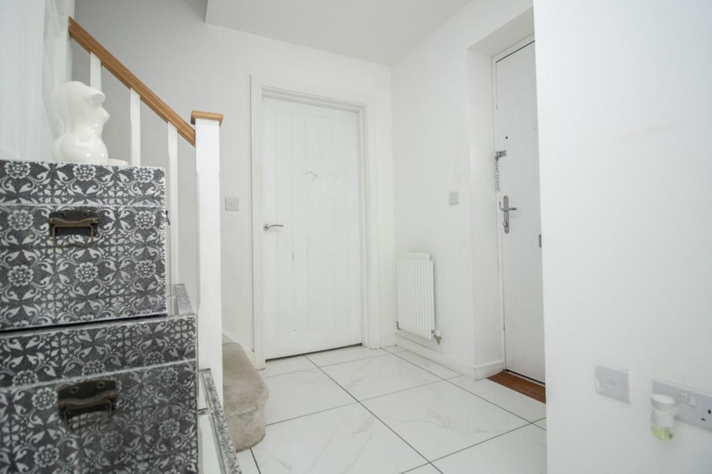 Property photo 2 of 19 2