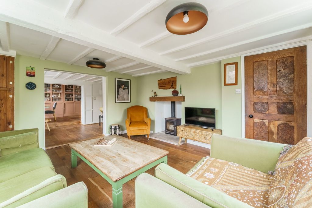 Property photo 3 of 34