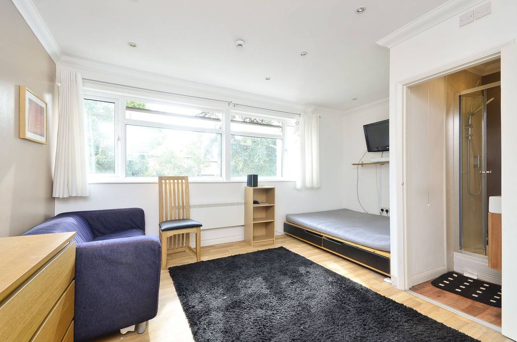 Property photo 2 of 4