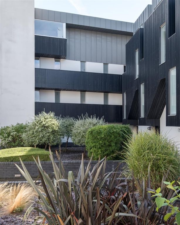 Property photo 1 of 18 P2.Jpg