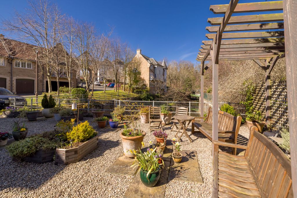 Property photo 3 of 21 Property Image 3