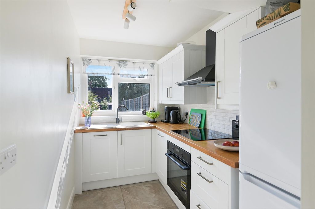 Property photo 3 of 12 5.Jpg