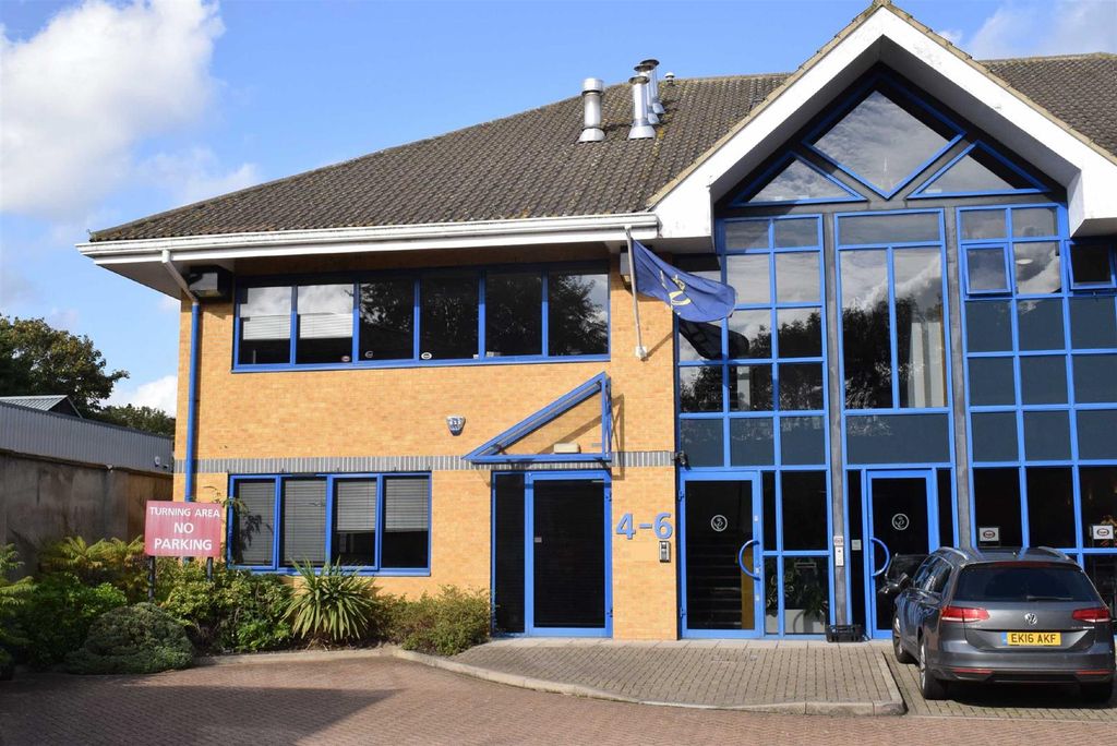 Property photo 1 of 5