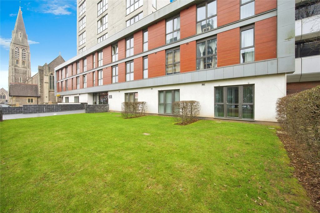 Property photo 1 of 17 External