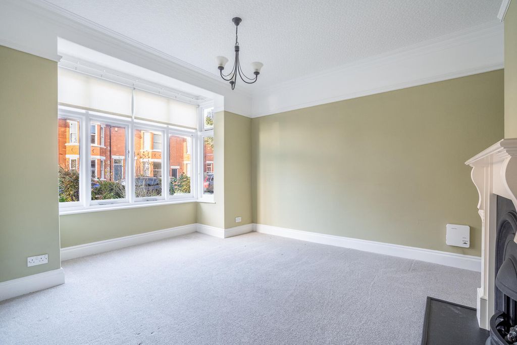 Property photo 2 of 20 Living Room