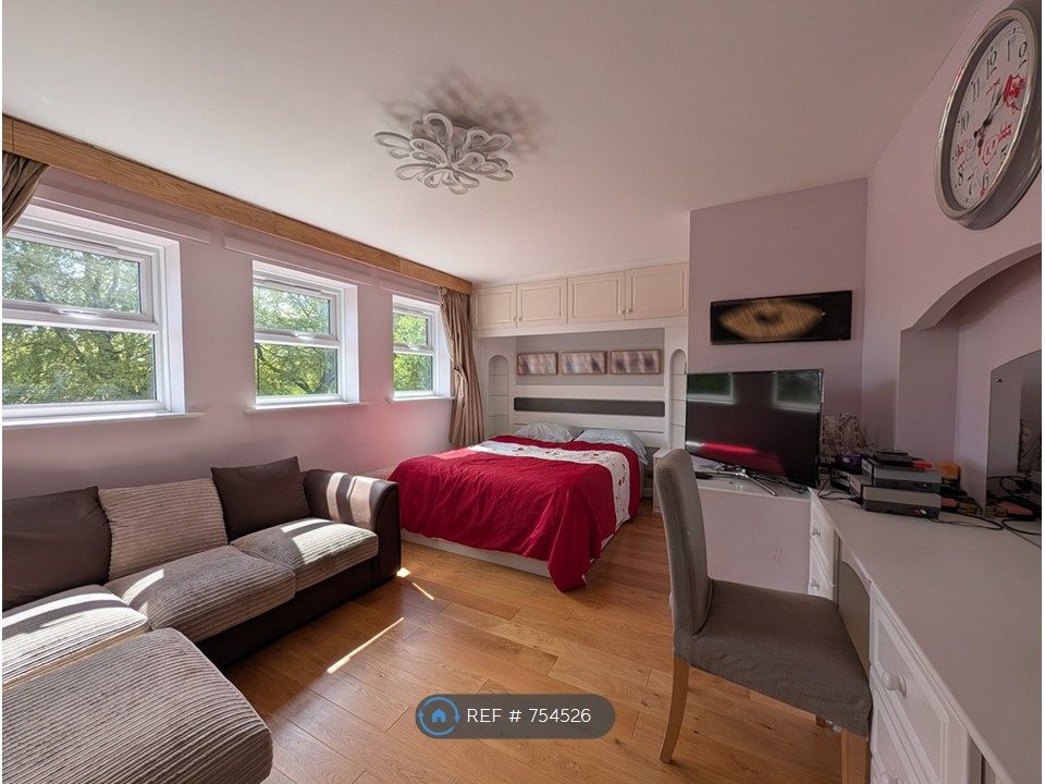 Property photo 2 of 25 Master Bedroom With Ensuite